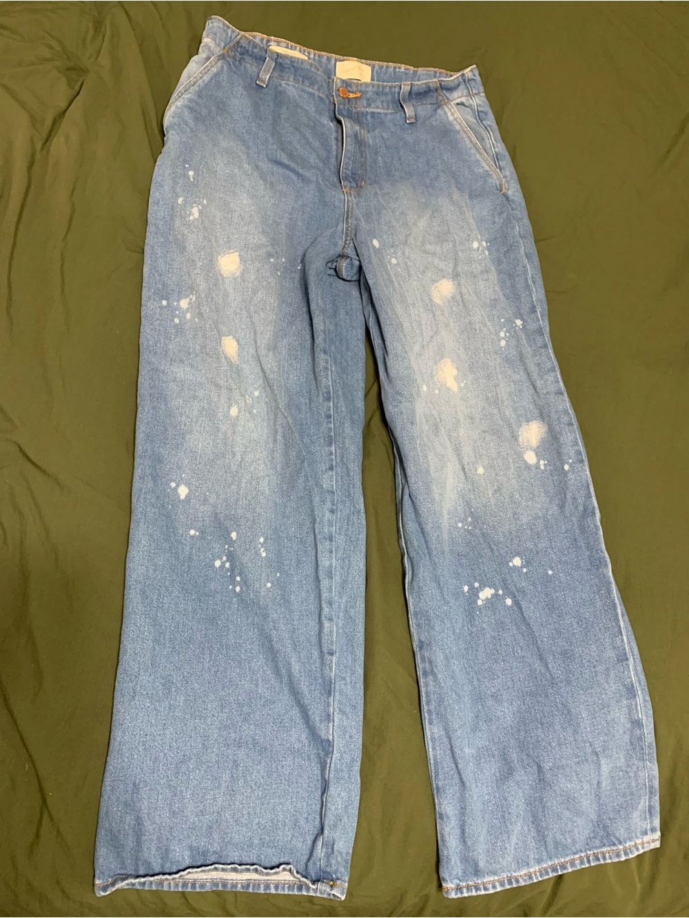 Universal Thread Light Blue Wide-Leg Jeans with Paint-Splatter Detail